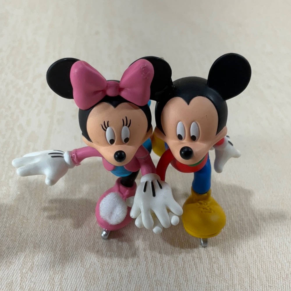 2010 Skating Side by Side Disney Mickey and Minnie Skating Keepsake Ornament